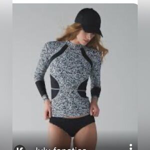 LULULEMON NWT Suns Out Rash Guard
